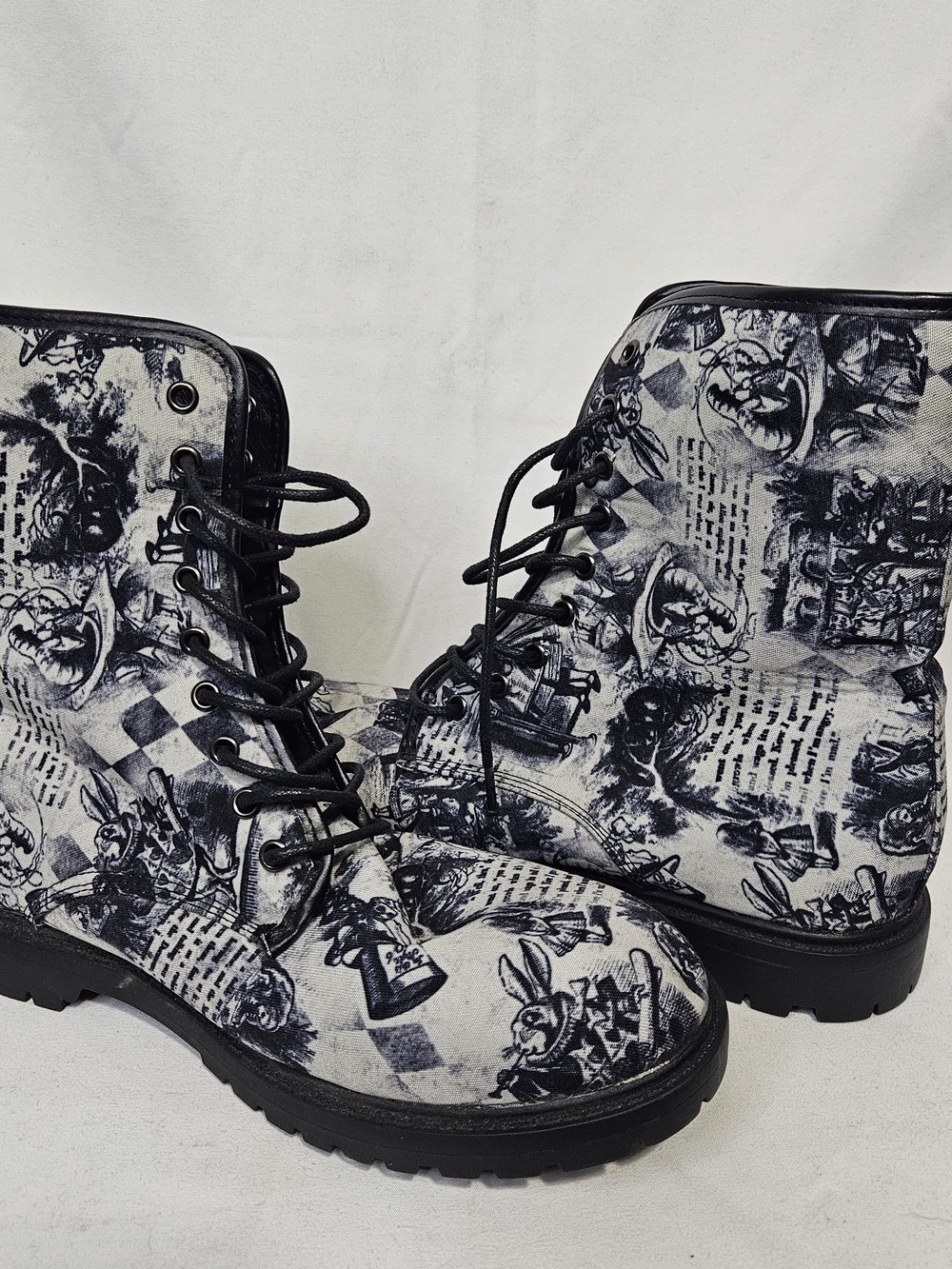 Alice in Wonderland Hot Topic Graphic Black White Lace-Up Combat Boots for Women